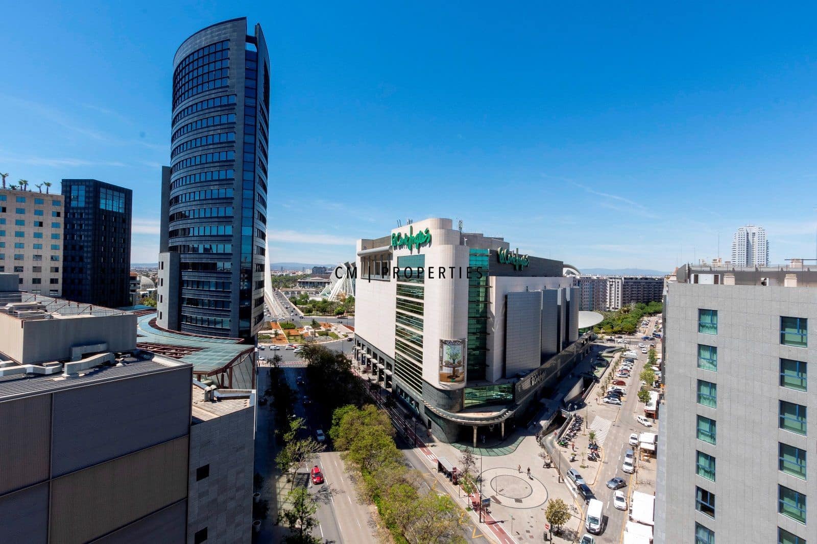 3 quarto Penthouse para arrendar em Valencia cidade com piscina garagem - 5 000 € (Ref: 9821583)
