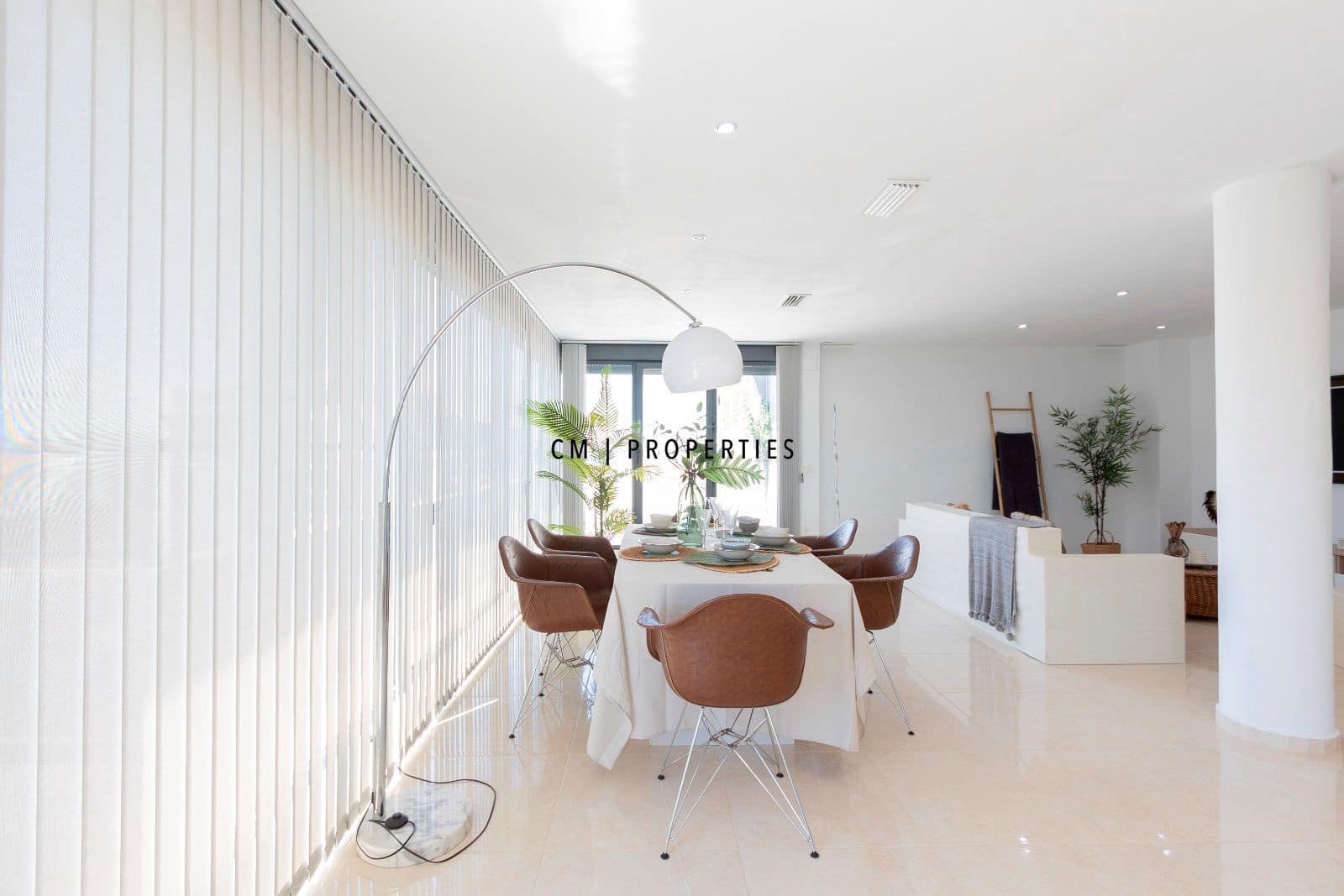 3 quarto Penthouse para arrendar em Valencia cidade com piscina garagem - 5 000 € (Ref: 9821583)