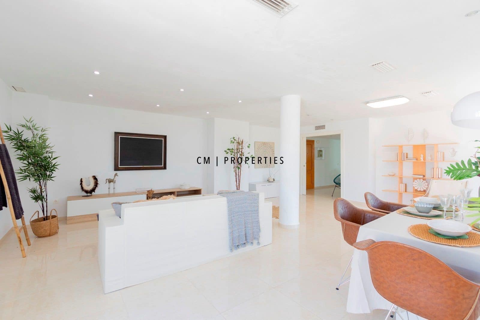 3 quarto Penthouse para arrendar em Valencia cidade com piscina garagem - 5 000 € (Ref: 9821583)