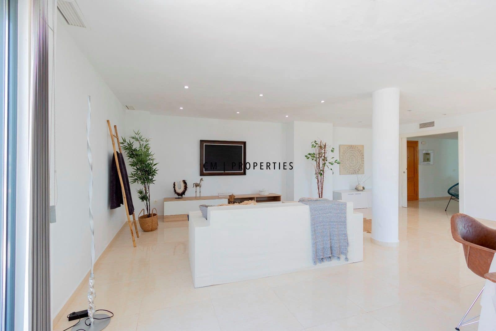 3 quarto Penthouse para arrendar em Valencia cidade com piscina garagem - 5 000 € (Ref: 9821583)