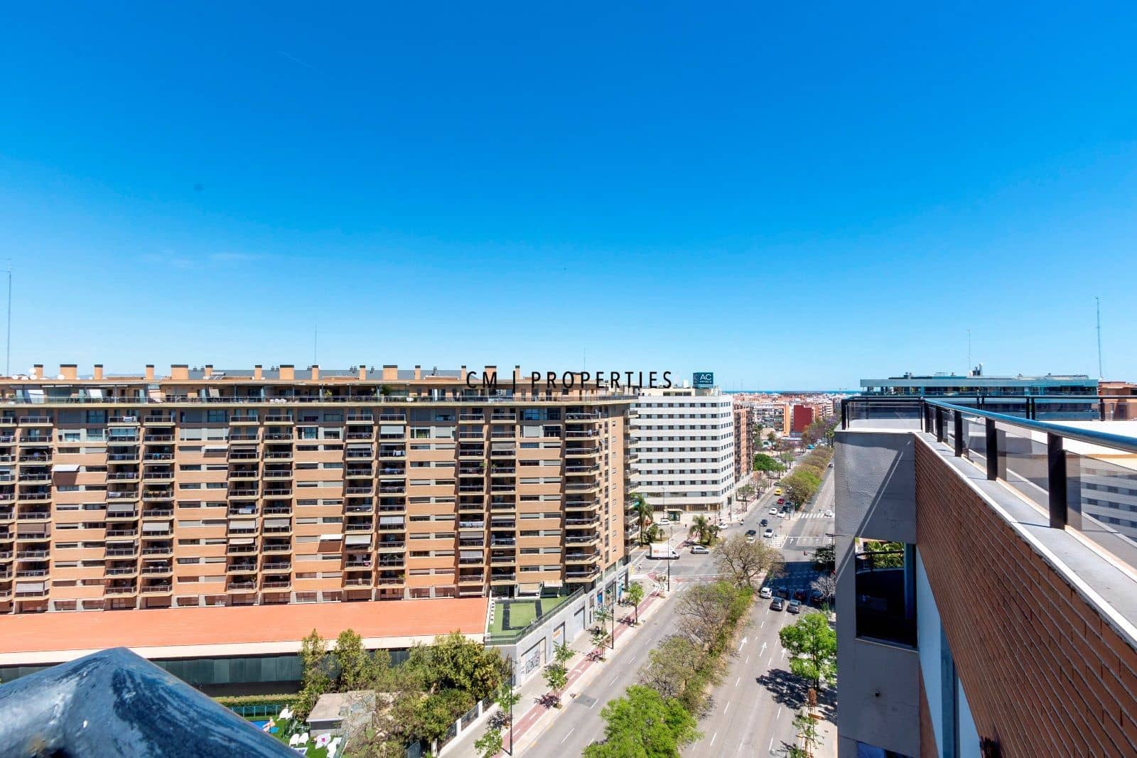 3 quarto Penthouse para arrendar em Valencia cidade com piscina garagem - 5 000 € (Ref: 9821583)