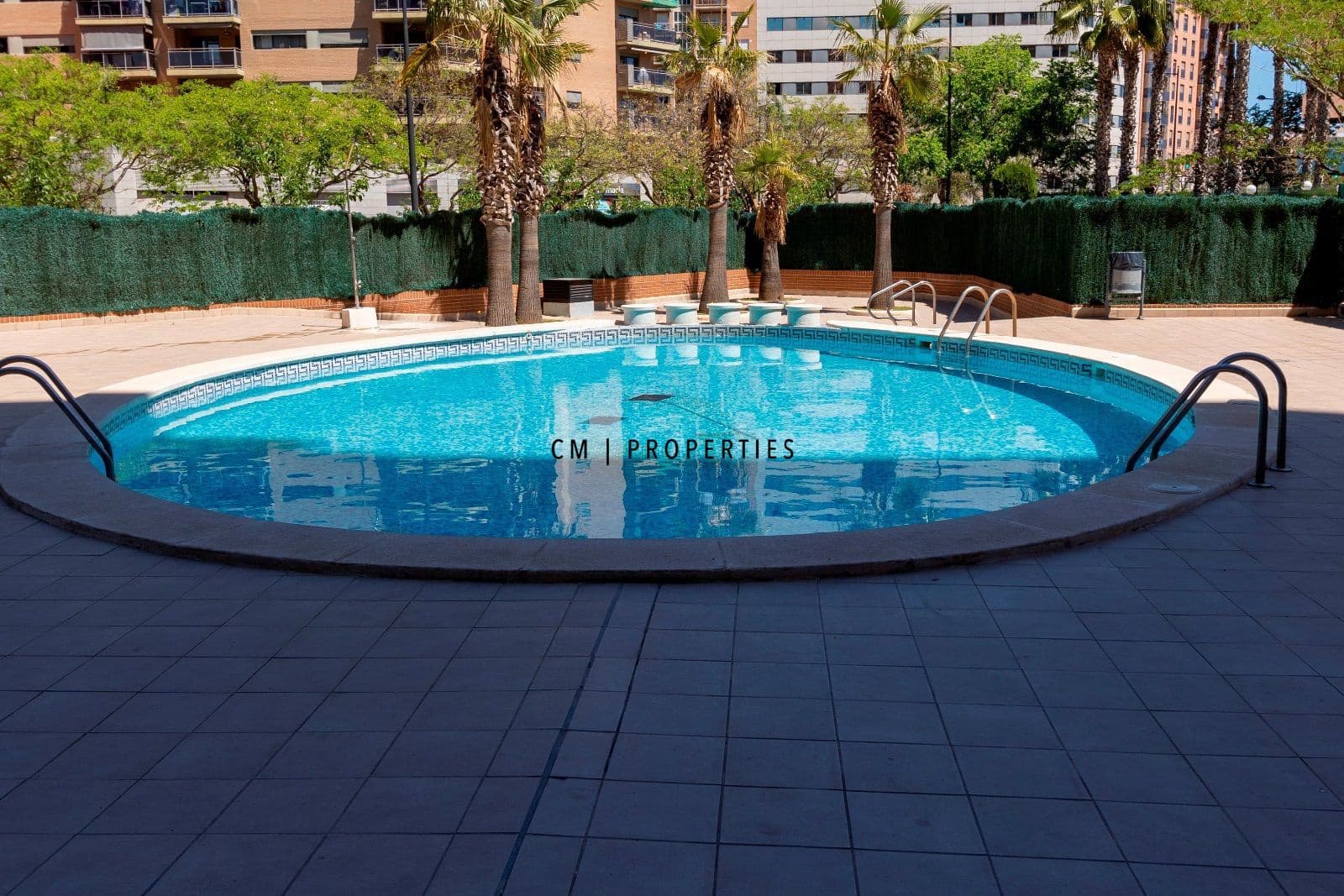 3 quarto Penthouse para arrendar em Valencia cidade com piscina garagem - 5 000 € (Ref: 9821583)