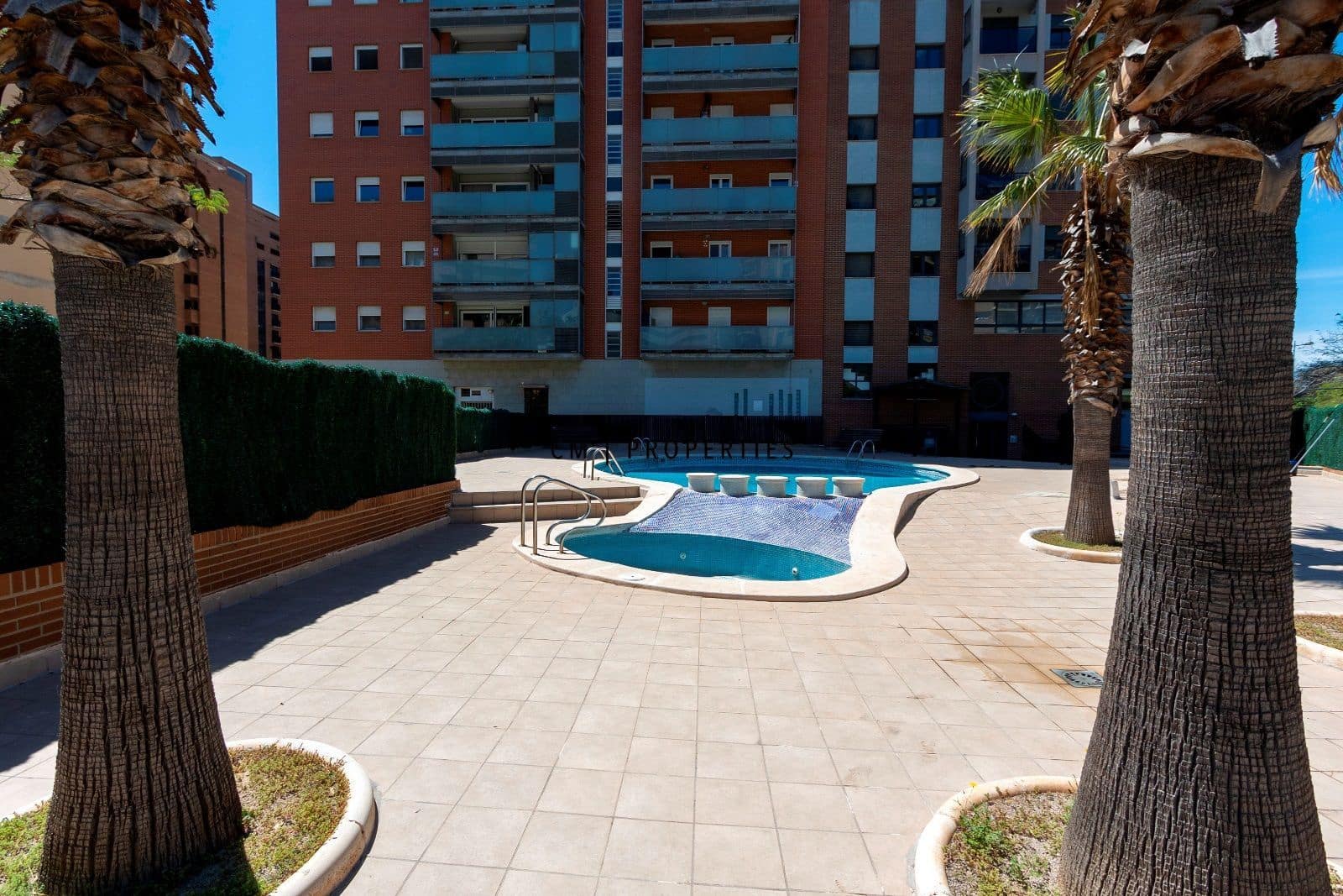 3 quarto Penthouse para arrendar em Valencia cidade com piscina garagem - 5 000 € (Ref: 9821583)