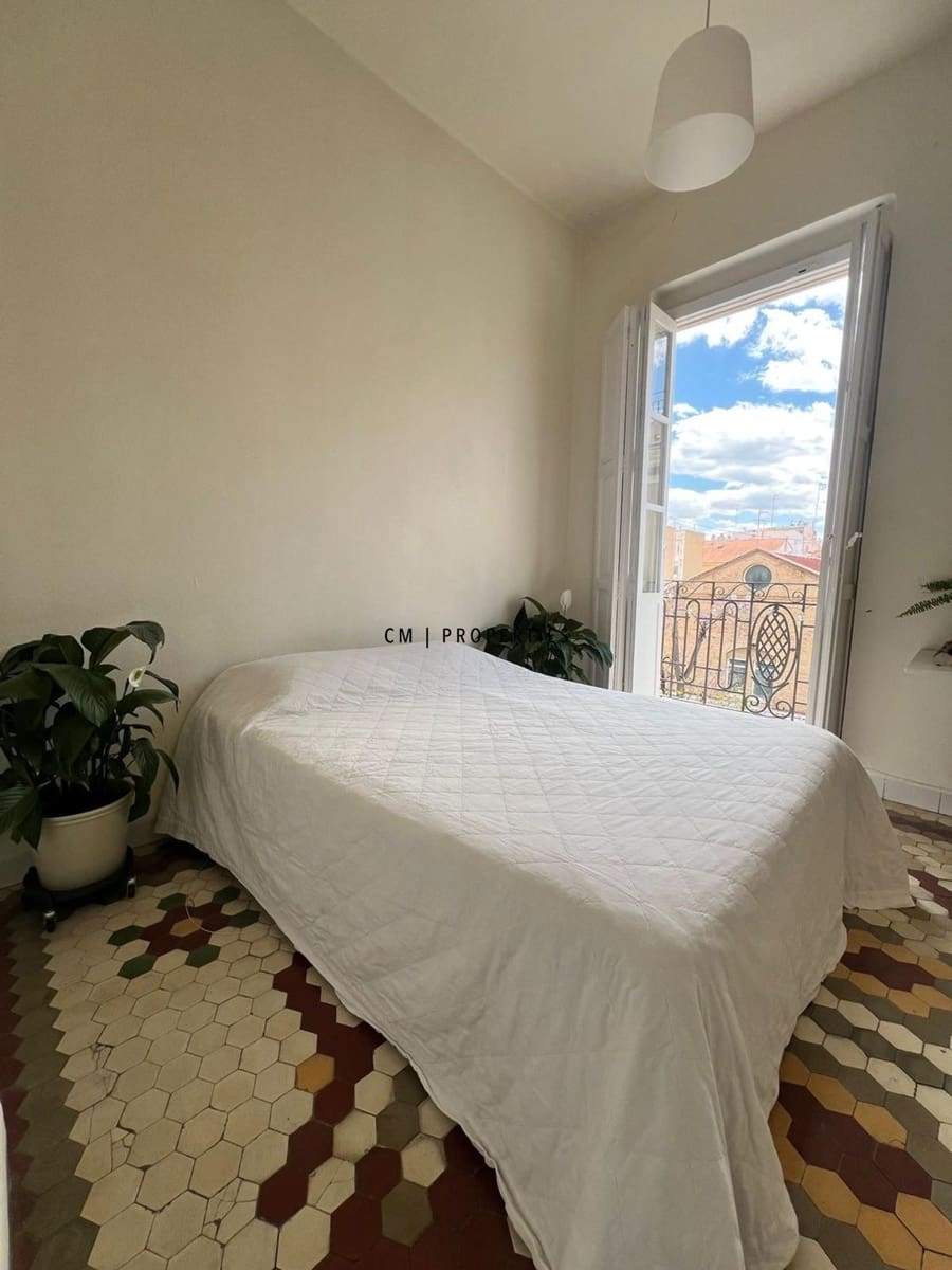 2 quarto Apartamento para arrendar em Valencia cidade - 1 500 € (Ref: 9827513)
