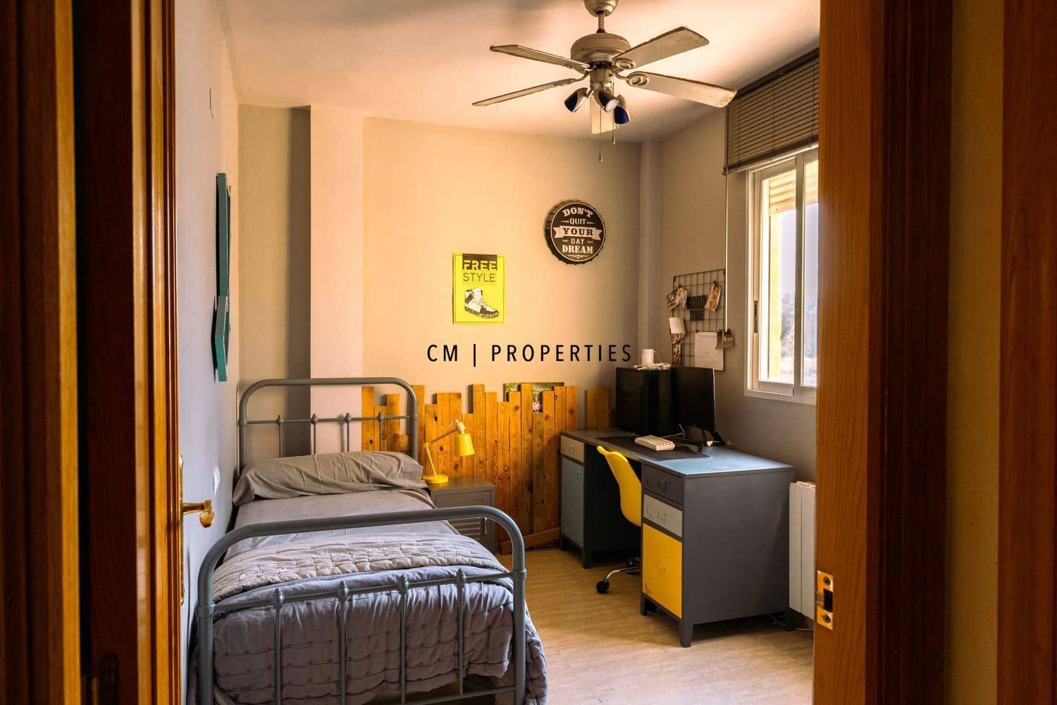 5 Zimmer Villa zu verkaufen in La Pobla de Vallbona mit Pool - 460.000 € (Ref: 9827514)