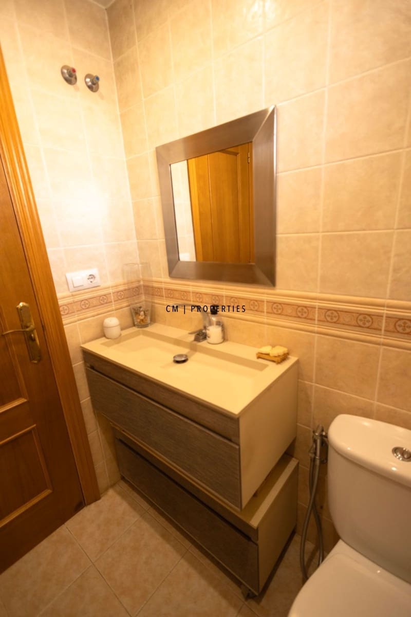 5 Zimmer Villa zu verkaufen in La Pobla de Vallbona mit Pool - 460.000 € (Ref: 9827514)