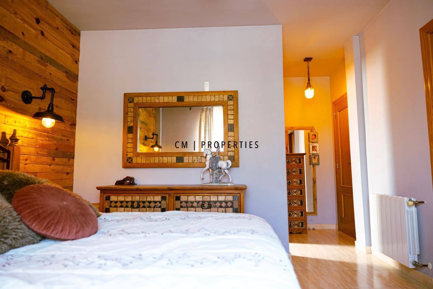 5 Zimmer Villa zu verkaufen in La Pobla de Vallbona mit Pool - 460.000 € (Ref: 9827514)