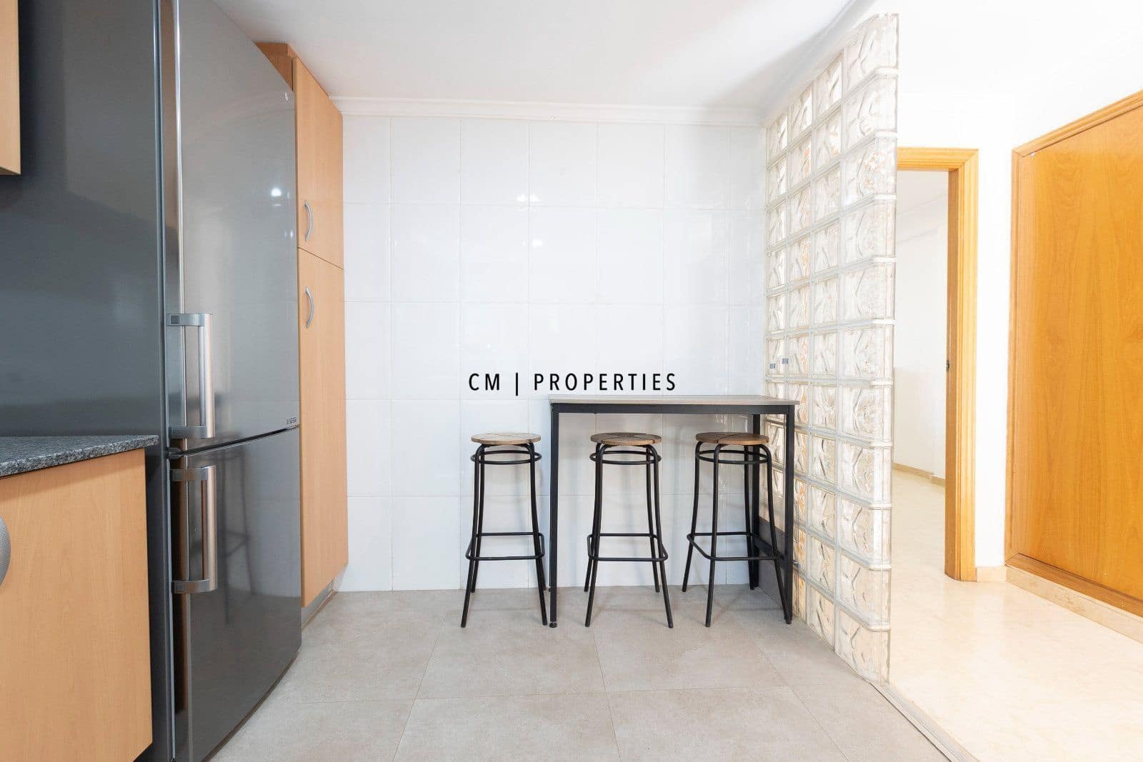 3 slaapkamer Huis te huur in Chiva met zwembad garage - € 1.800 (Ref: 9829765)