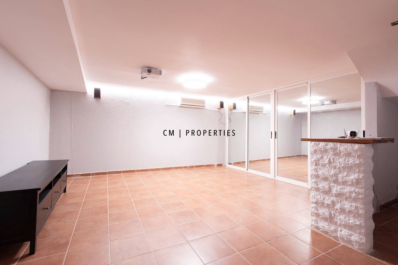 3 slaapkamer Huis te huur in Chiva met zwembad garage - € 1.800 (Ref: 9829765)