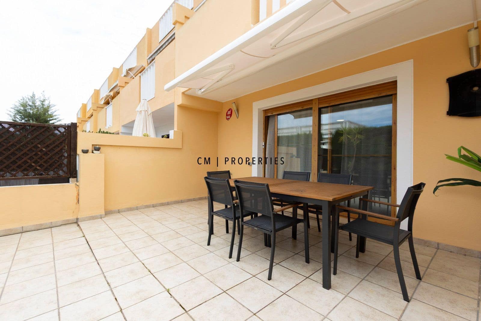 3 slaapkamer Huis te huur in Chiva met zwembad garage - € 1.800 (Ref: 9829765)