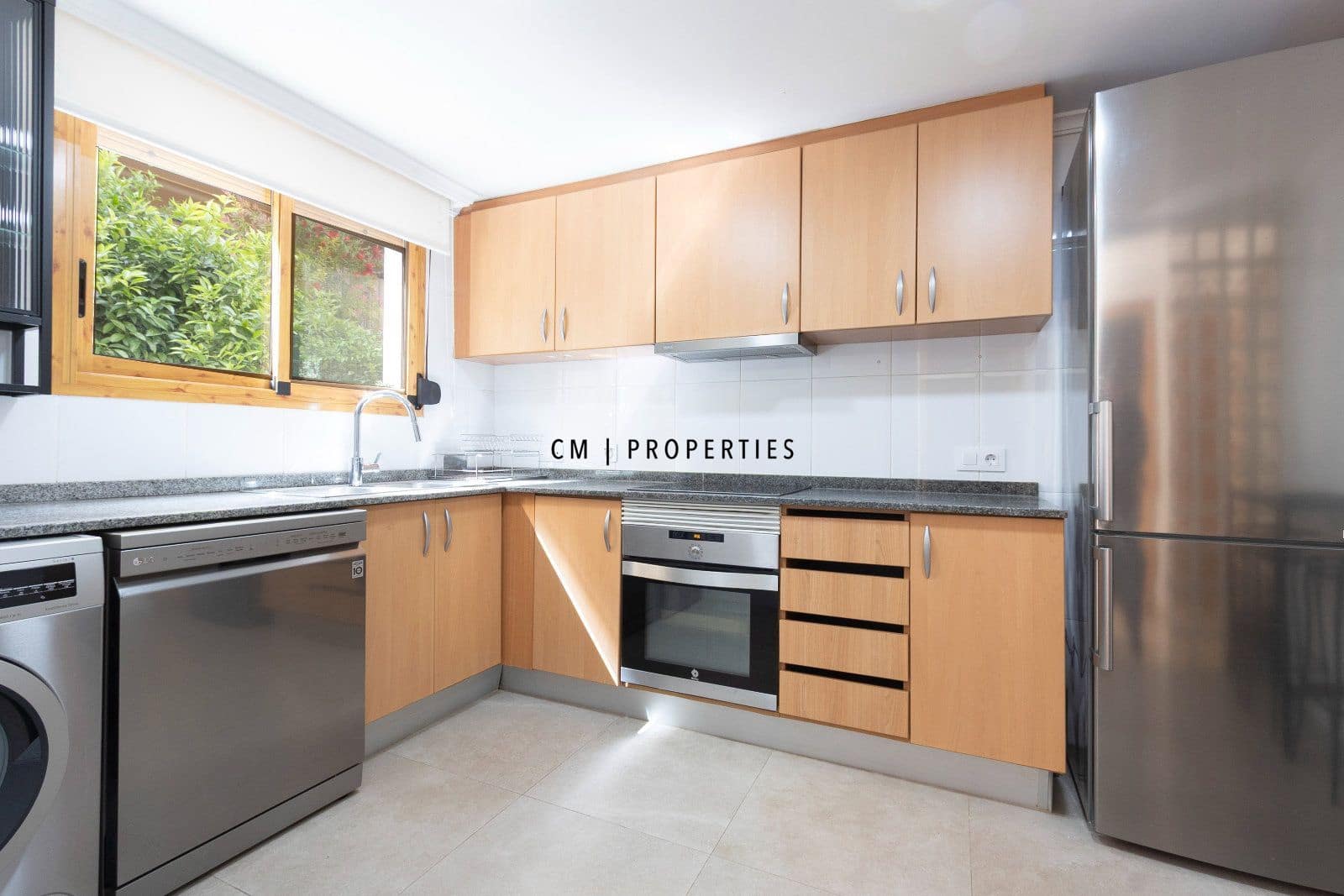 3 slaapkamer Huis te huur in Chiva met zwembad garage - € 1.800 (Ref: 9829765)