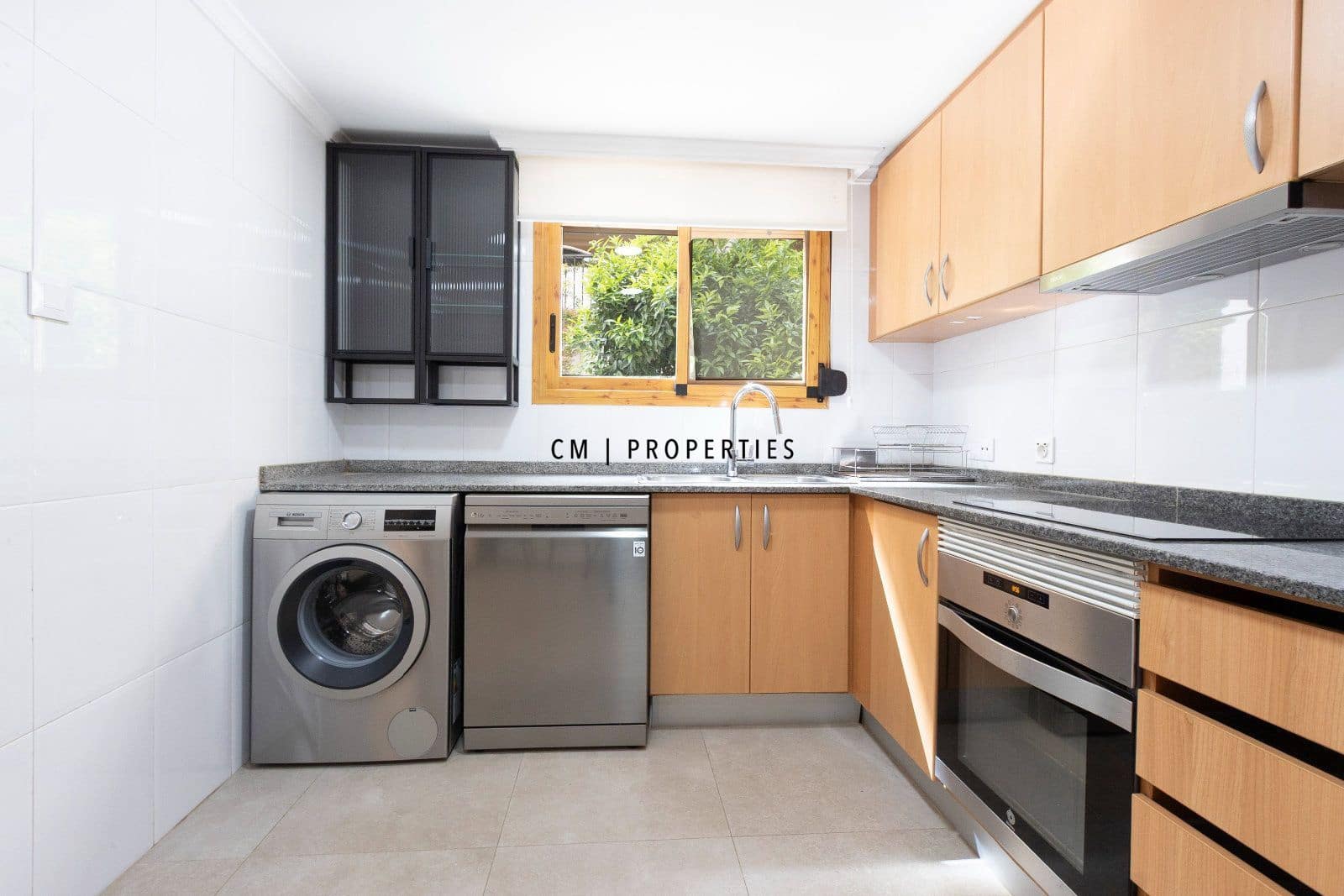 3 slaapkamer Huis te huur in Chiva met zwembad garage - € 1.800 (Ref: 9829765)