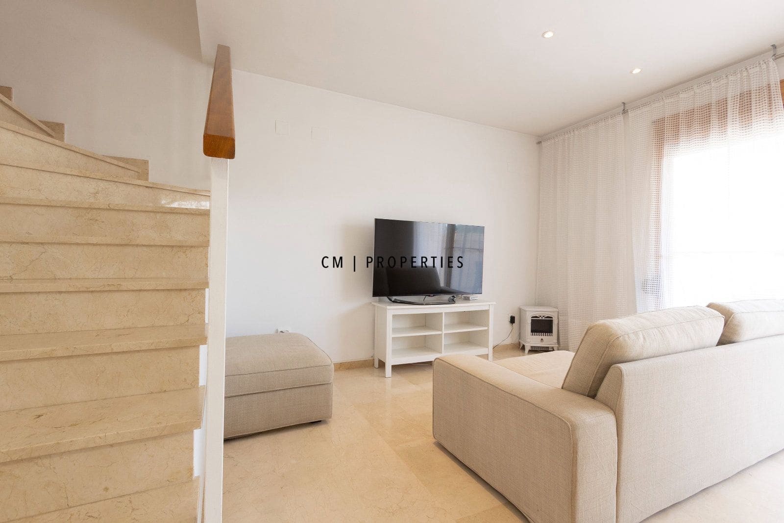 3 slaapkamer Huis te huur in Chiva met zwembad garage - € 1.800 (Ref: 9829765)