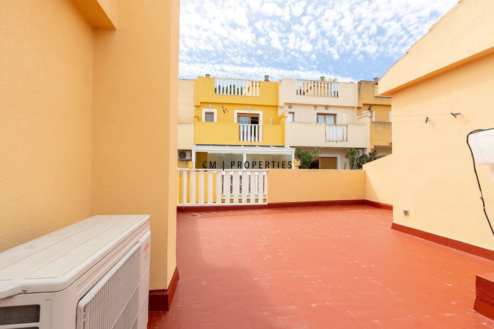 3 slaapkamer Huis te huur in Chiva met zwembad garage - € 1.800 (Ref: 9829765)