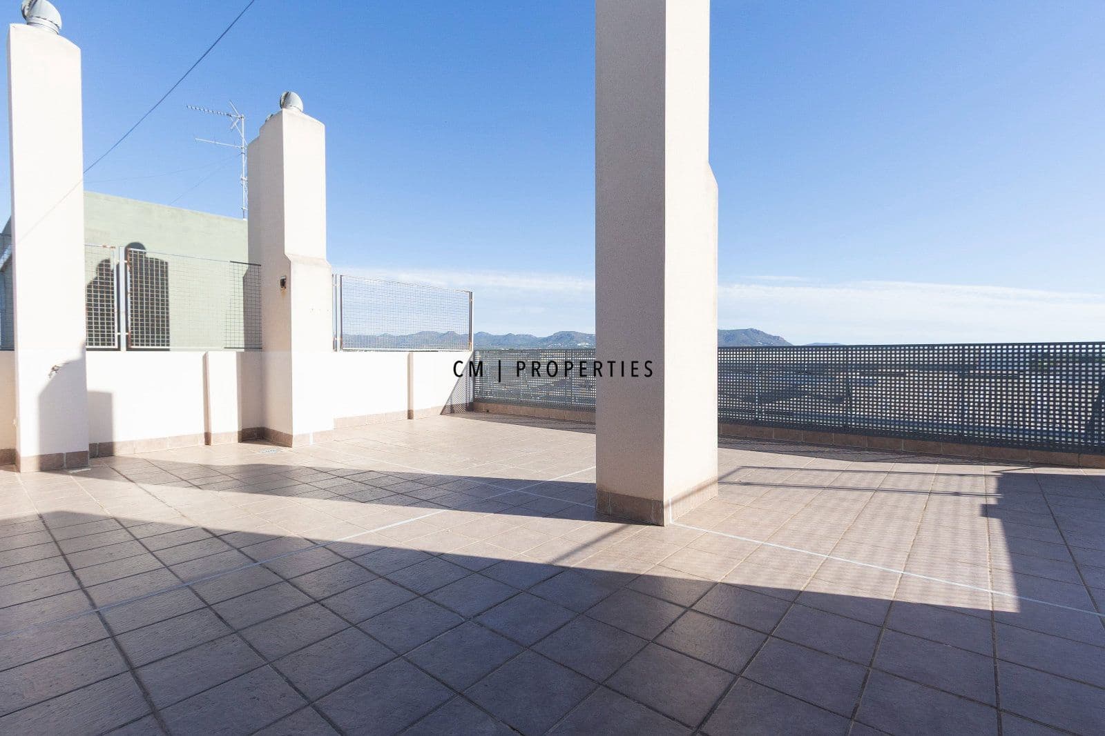 3 camera da letto Attico da affittare in La Pobla de Farnals con piscina garage - 1.400 € (Rif: 9829766)