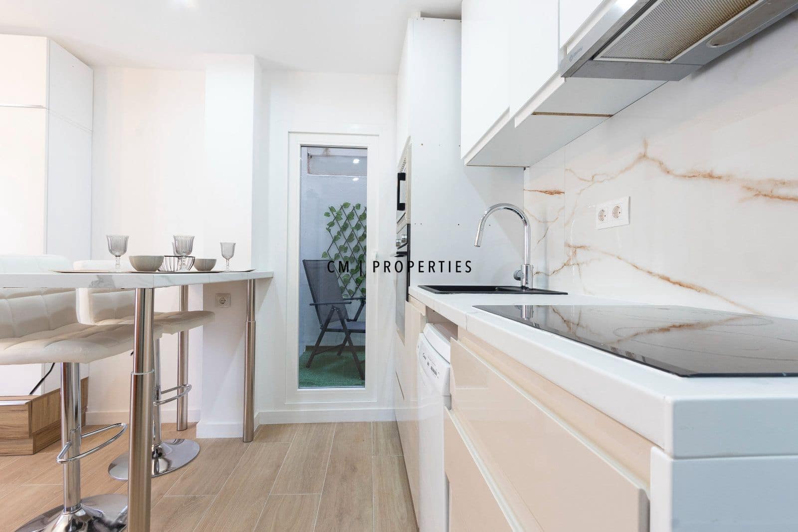2 Zimmer Wohnung zu vermieten in Valencia Stadt - 1.400 € (Ref: 9832305)