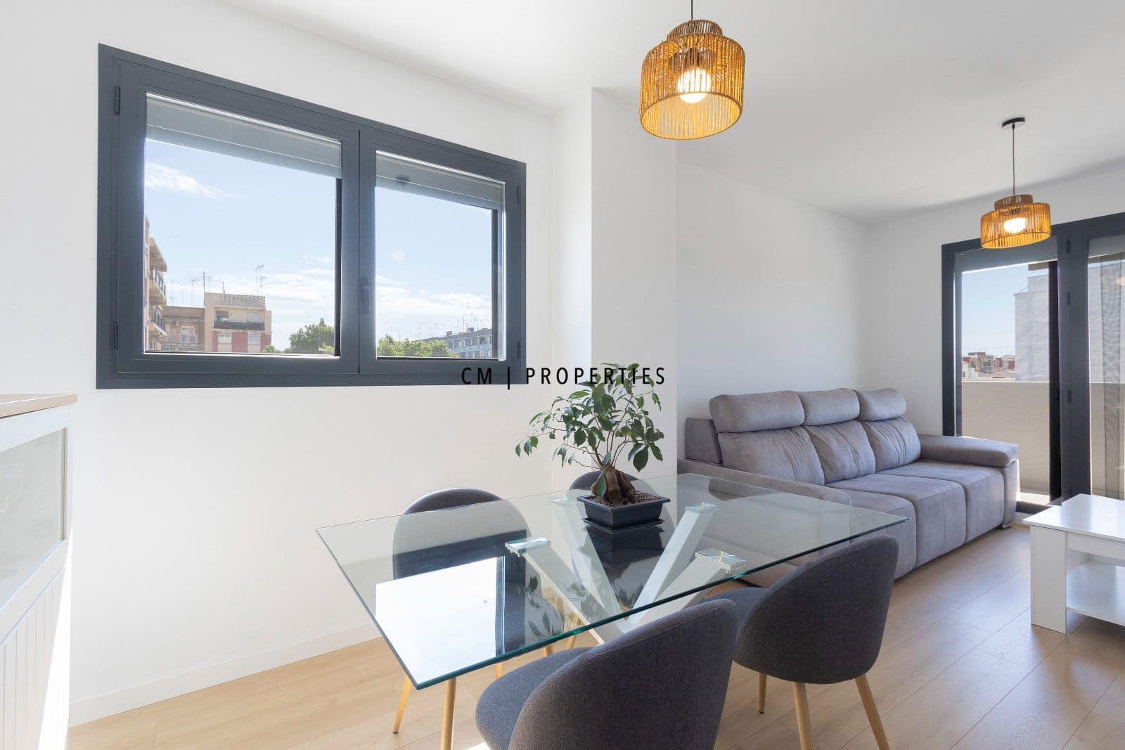 Piso de 3 habitaciones en València ciudad en alquiler con piscina garaje - 2.100 € (Ref: 9832892)