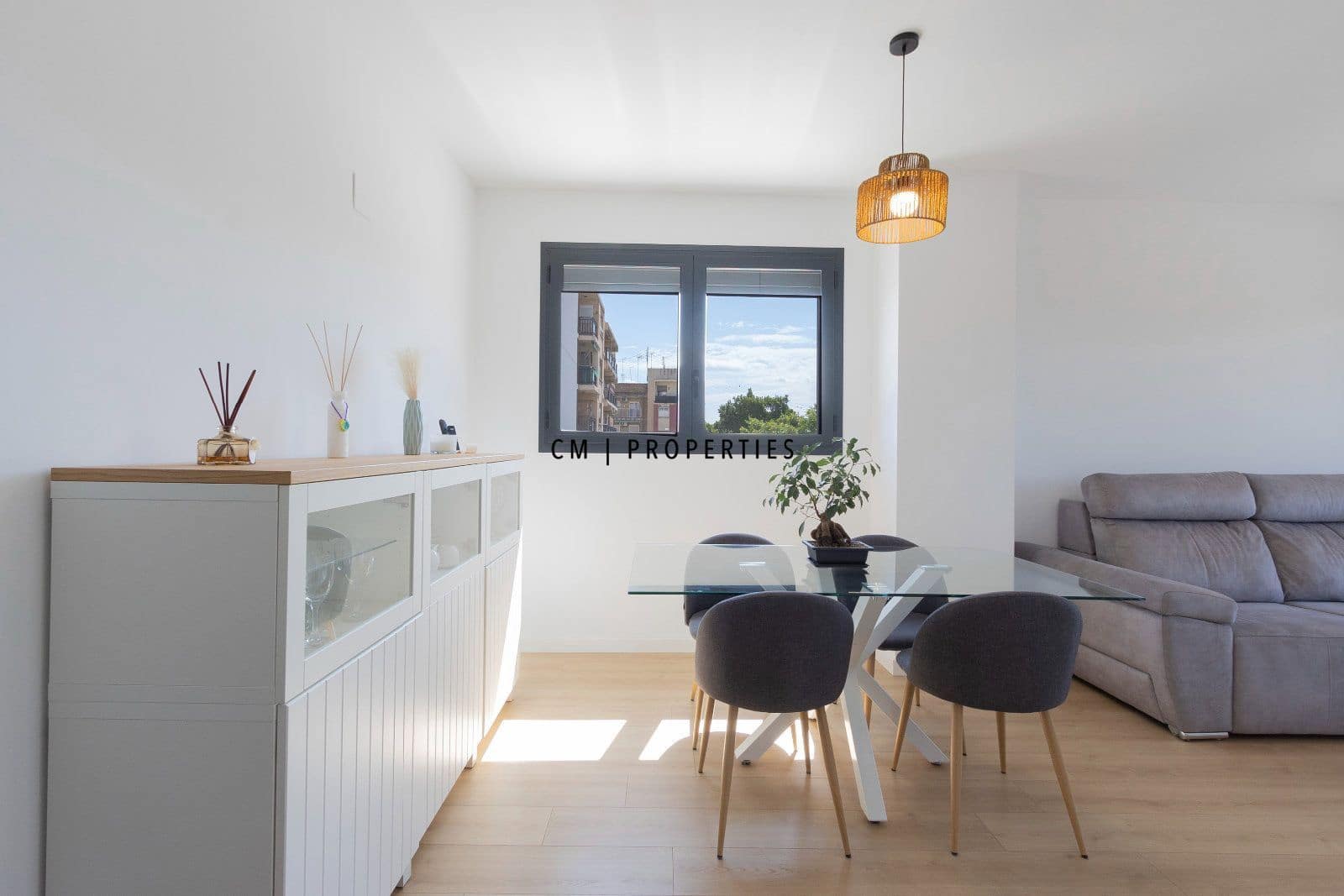 Piso de 3 habitaciones en València ciudad en alquiler con piscina garaje - 2.100 € (Ref: 9832892)