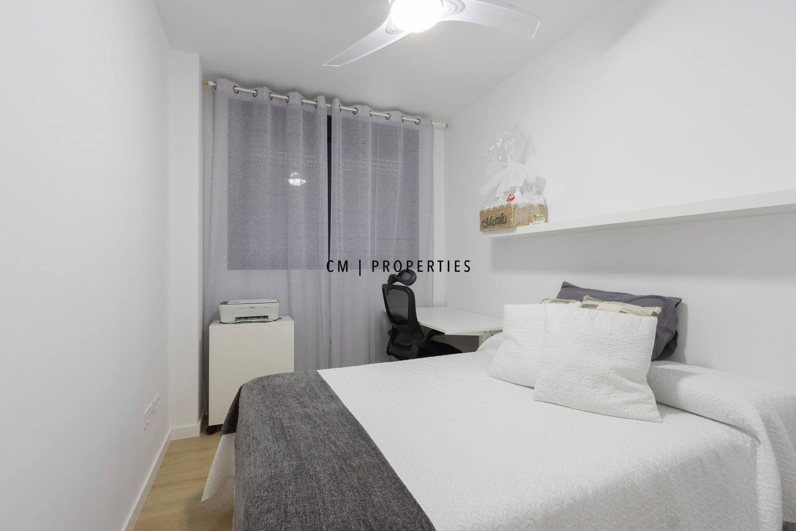 Piso de 3 habitaciones en València ciudad en alquiler con piscina garaje - 2.100 € (Ref: 9832892)
