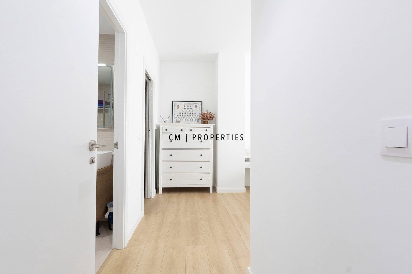 Piso de 3 habitaciones en València ciudad en alquiler con piscina garaje - 2.100 € (Ref: 9832892)