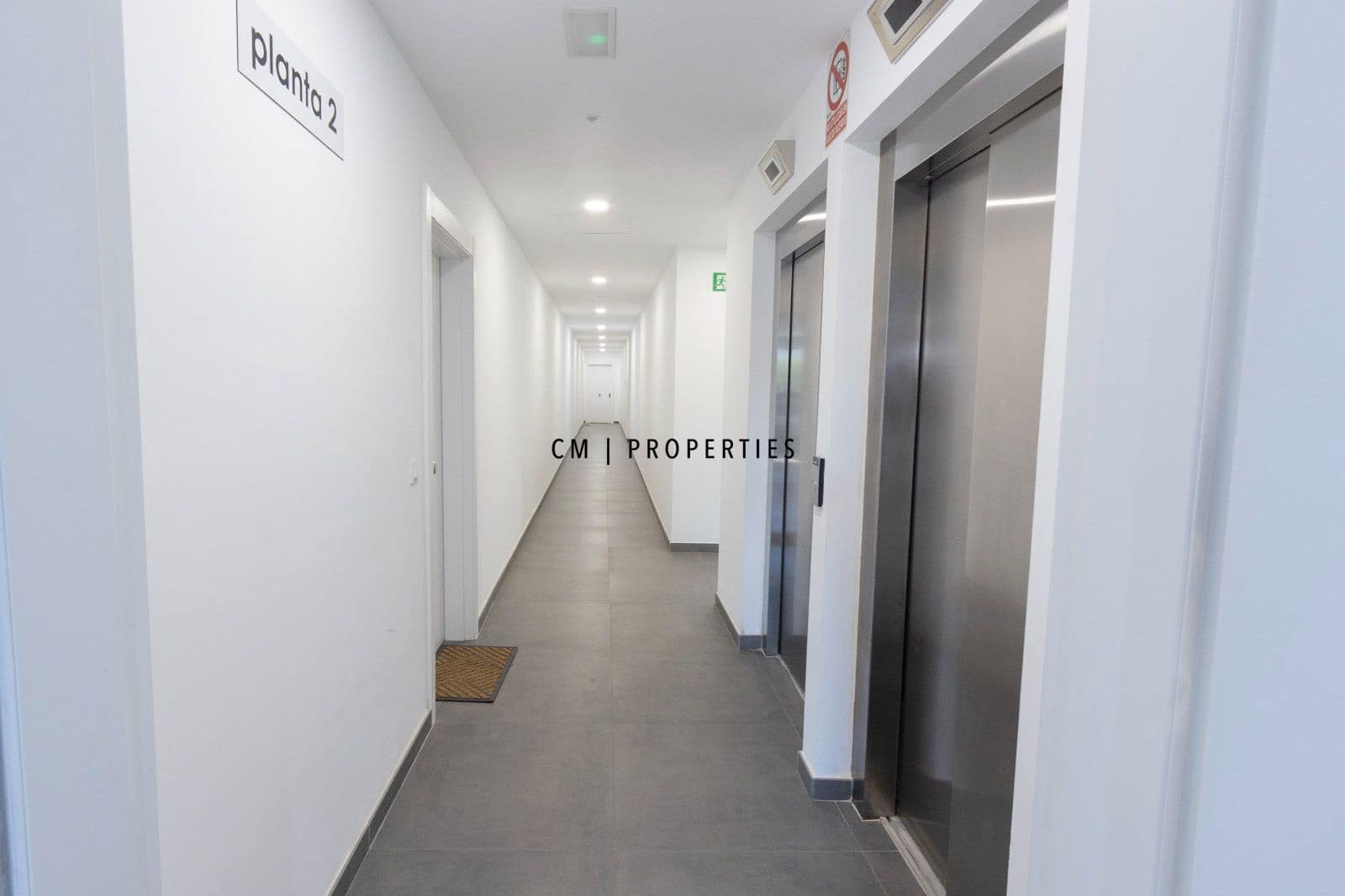 Piso de 3 habitaciones en València ciudad en alquiler con piscina garaje - 2.100 € (Ref: 9832892)