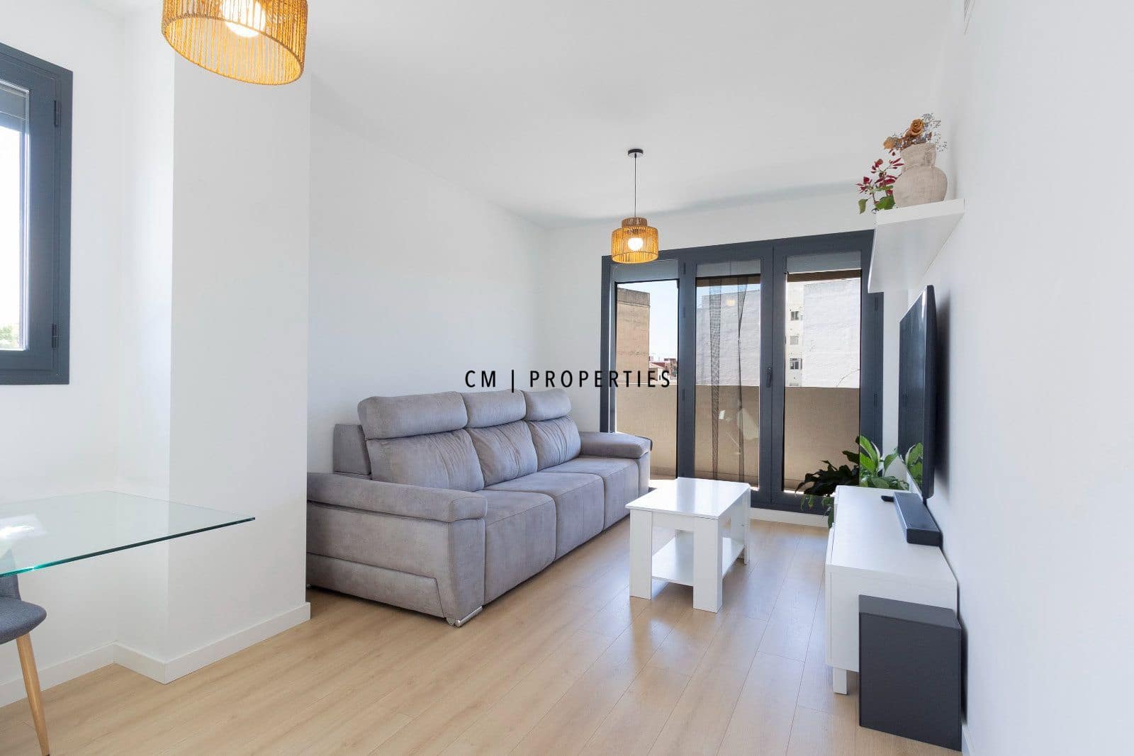 Piso de 3 habitaciones en València ciudad en alquiler con piscina garaje - 2.100 € (Ref: 9832892)