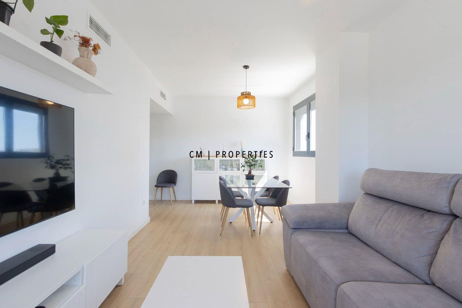 Piso de 3 habitaciones en València ciudad en alquiler con piscina garaje - 2.100 € (Ref: 9832892)