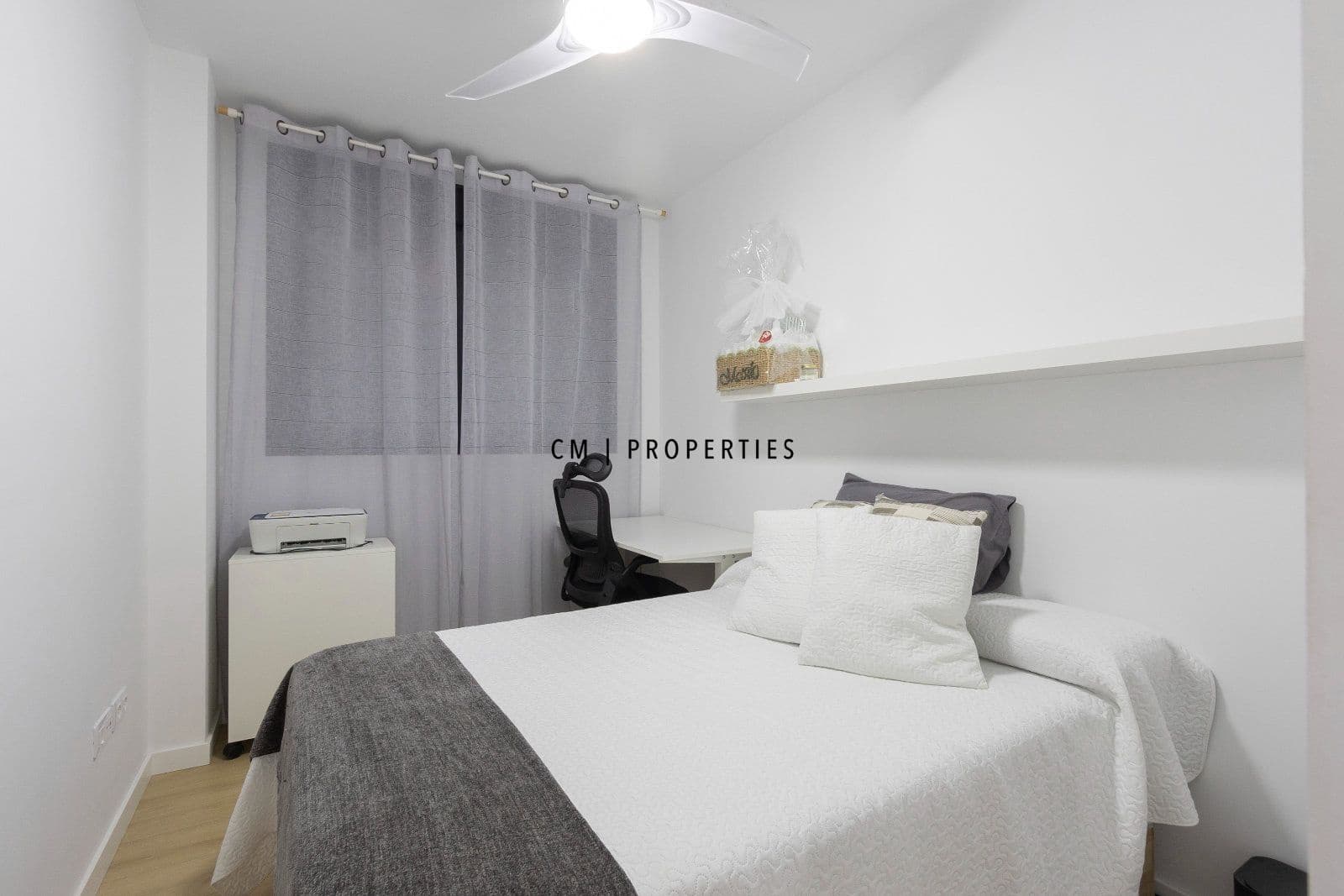 Piso de 3 habitaciones en València ciudad en alquiler con piscina garaje - 2.100 € (Ref: 9832892)