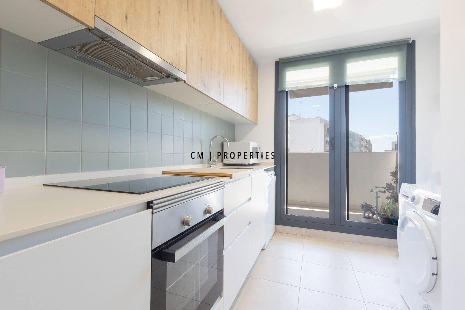 Piso de 3 habitaciones en València ciudad en alquiler con piscina garaje - 2.100 € (Ref: 9832892)