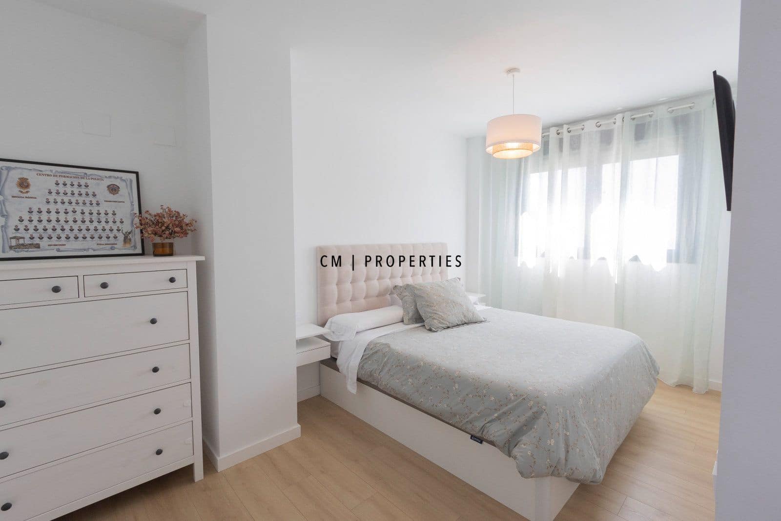 Piso de 3 habitaciones en València ciudad en alquiler con piscina garaje - 2.100 € (Ref: 9832892)