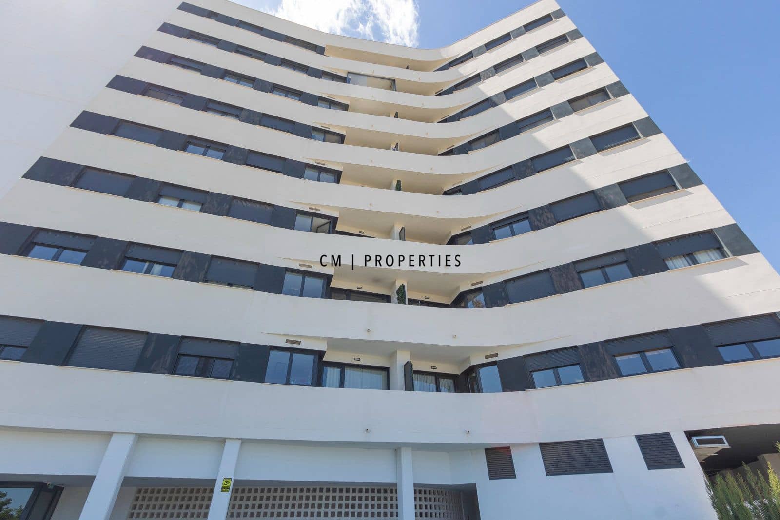 Piso de 3 habitaciones en València ciudad en alquiler con piscina garaje - 2.100 € (Ref: 9832892)