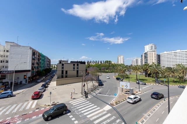 Piso de 3 habitaciones en València ciudad en alquiler con piscina garaje - 2.100 € (Ref: 9832892)