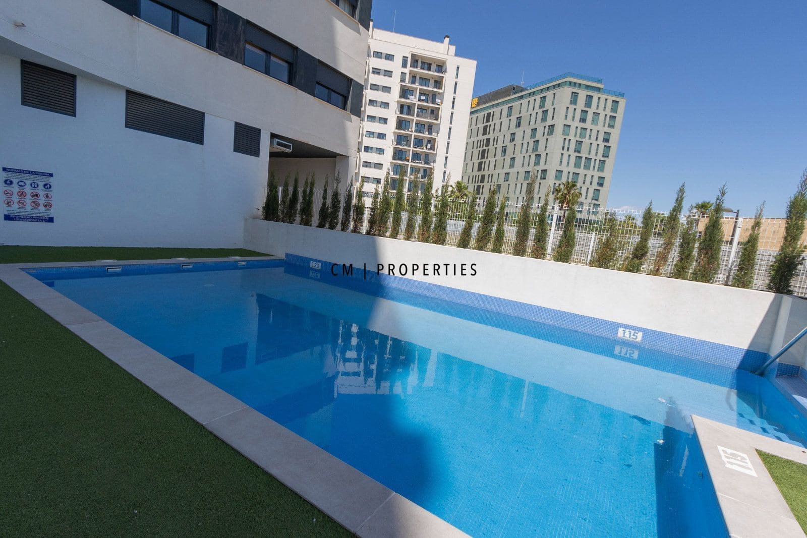 Piso de 3 habitaciones en València ciudad en alquiler con piscina garaje - 2.100 € (Ref: 9832892)