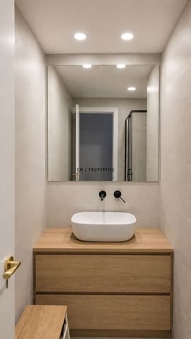 2 soveværelse Lejlighed til leje i Ciutat Vella, Valencia by med garage - € 2.600 (Ref: 9834242)