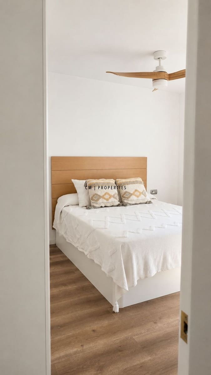 2 bedroom Flat for rent in Valencia city with garage - € 2,600 (Ref: 9834242)