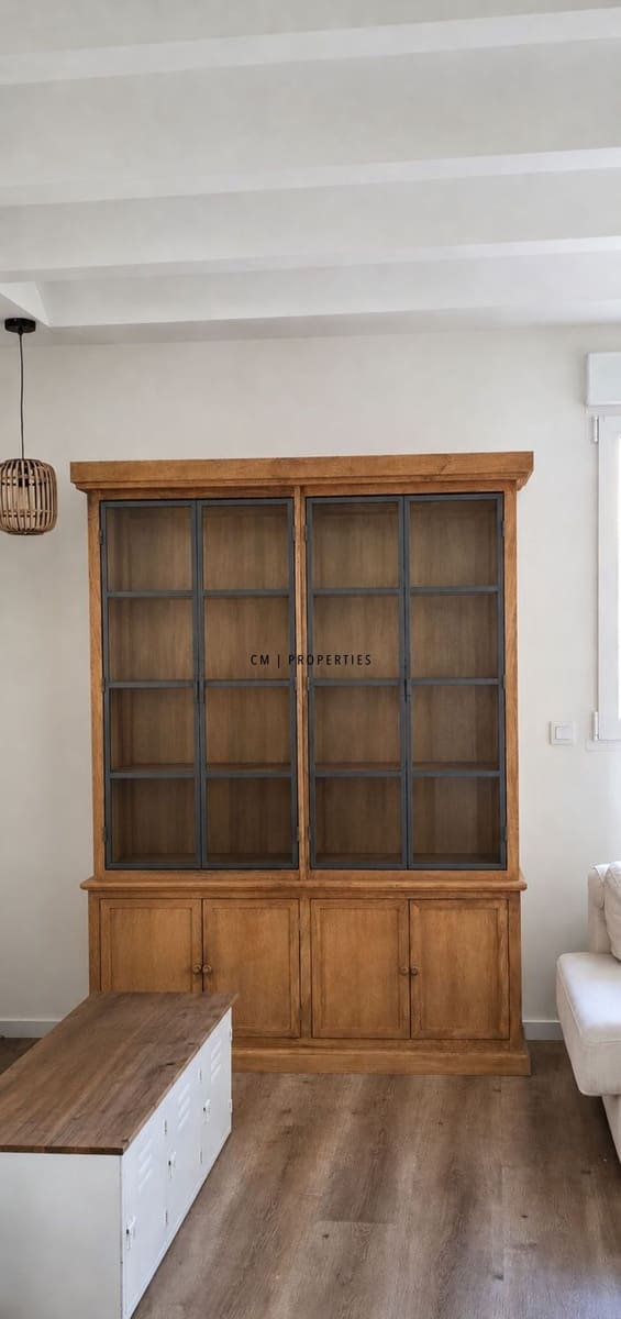 2 bedroom Flat for rent in Valencia city with garage - € 2,600 (Ref: 9834242)