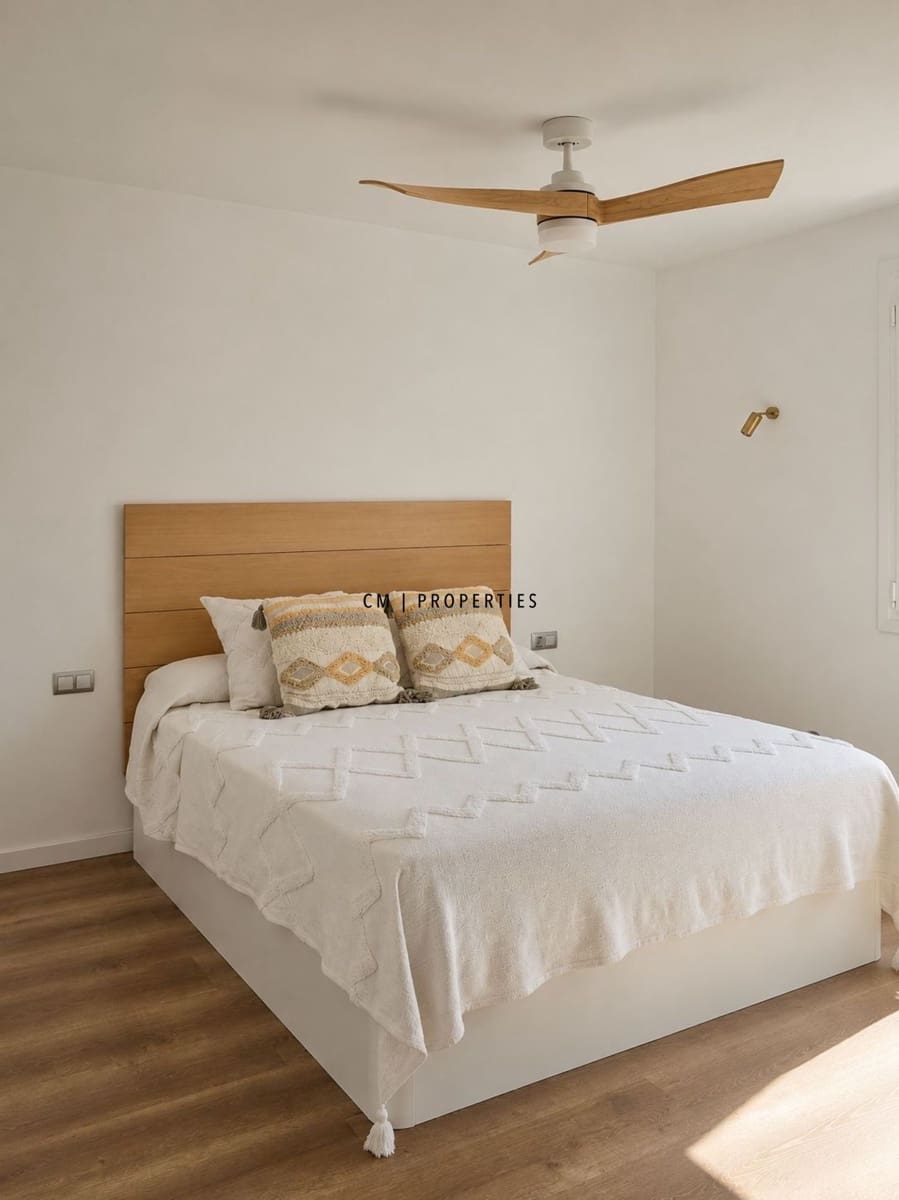 2 bedroom Flat for rent in Valencia city with garage - € 2,600 (Ref: 9834242)