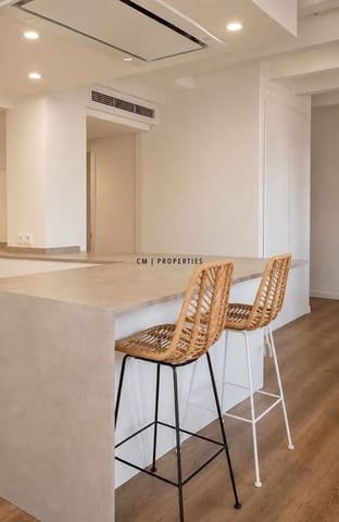 2 soveværelse Lejlighed til leje i Ciutat Vella, Valencia by med garage - € 2.600 (Ref: 9834242)