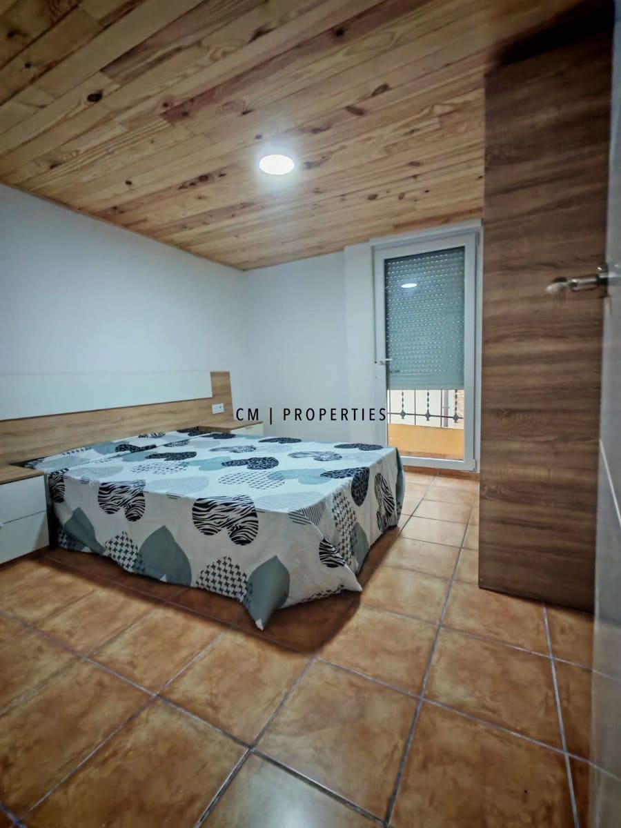 4 bedroom Villa for sale in Alicante / Alacant city - € 89,700 (Ref: 9834243)