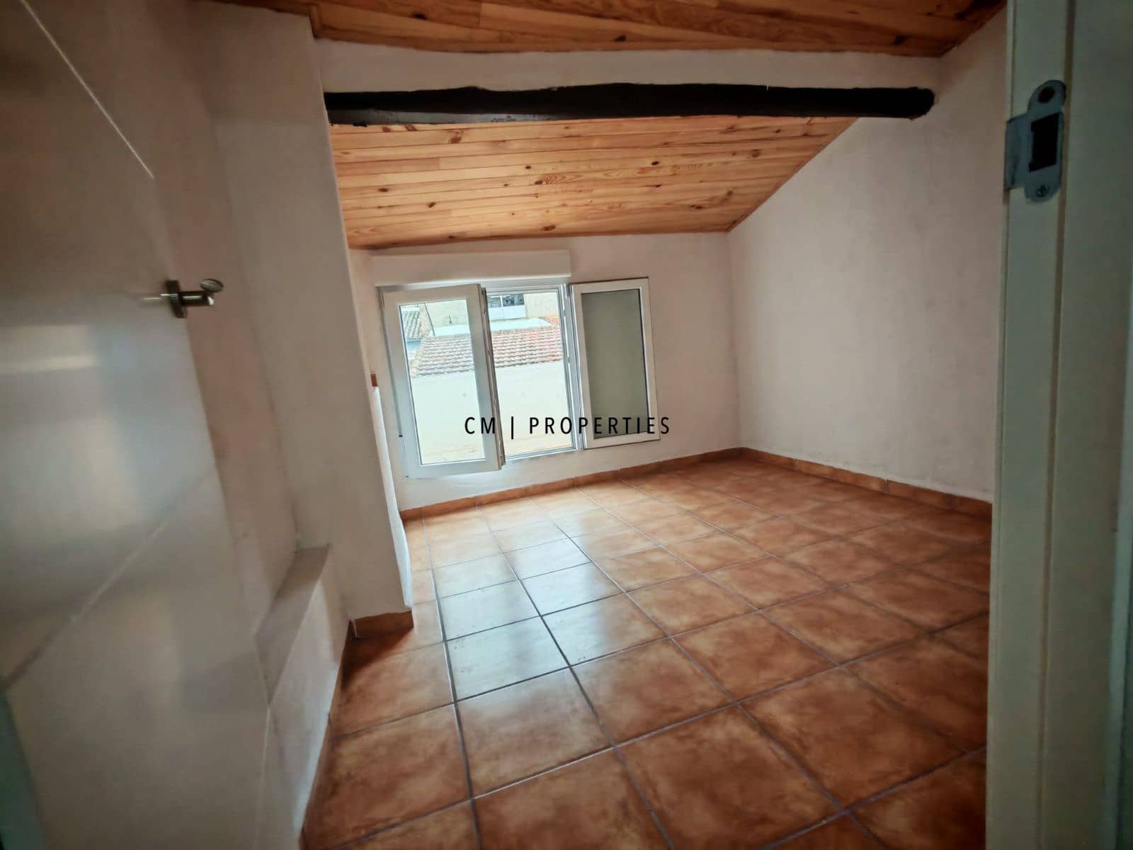 4 bedroom Villa for sale in Alicante / Alacant city - € 89,700 (Ref: 9834243)