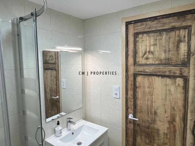 4 sovrum Lägenhet att hyra i Extramurs, Valencia stad - 1 775 € (Ref: 9834660)