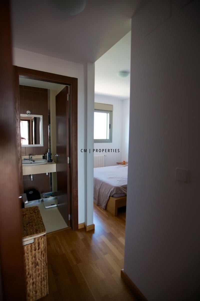 Chalet de 3 habitaciones en Bétera en alquiler con piscina garaje - 2.500 € (Ref: 9838729)