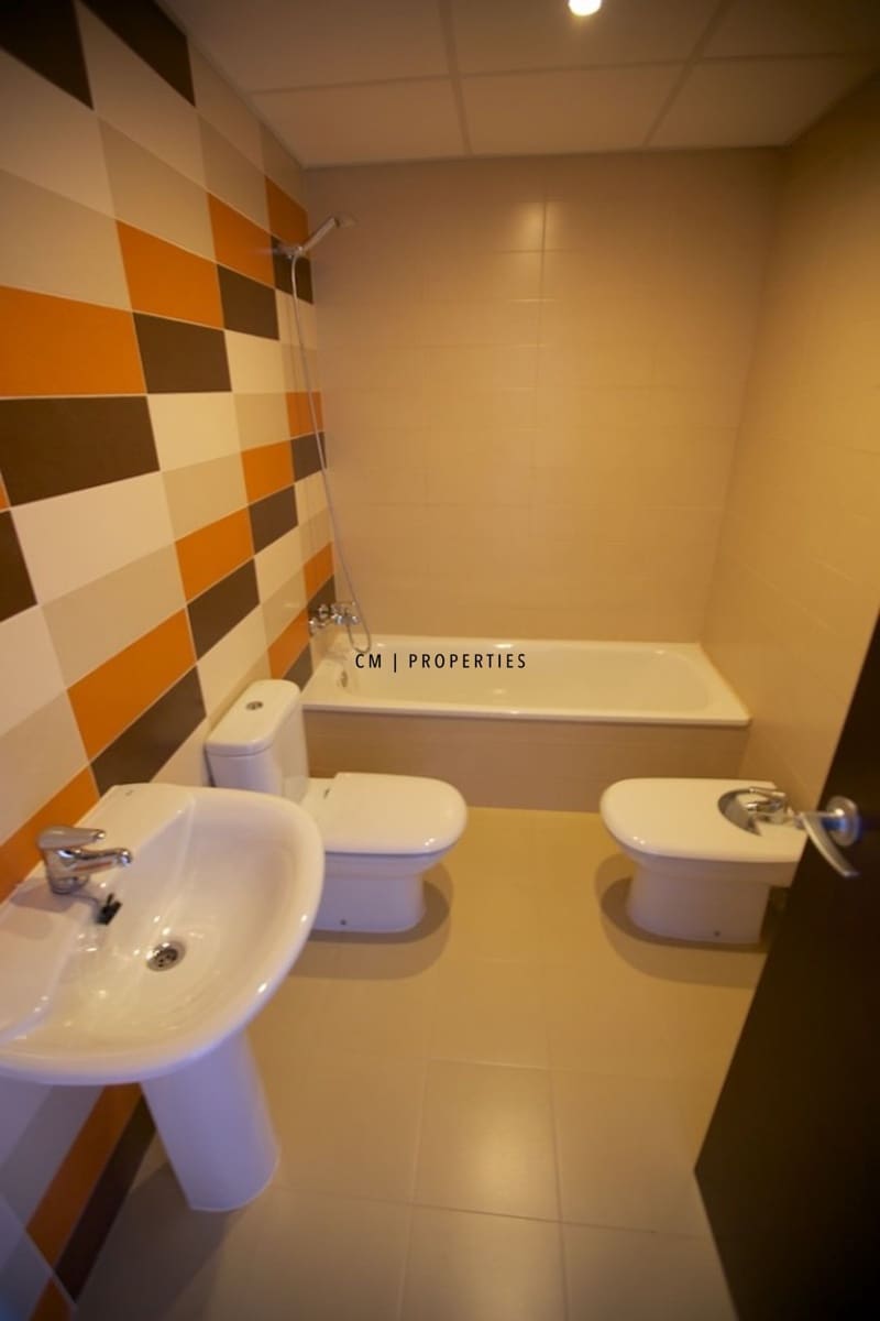 Chalet de 3 habitaciones en Bétera en alquiler con piscina garaje - 2.500 € (Ref: 9838729)