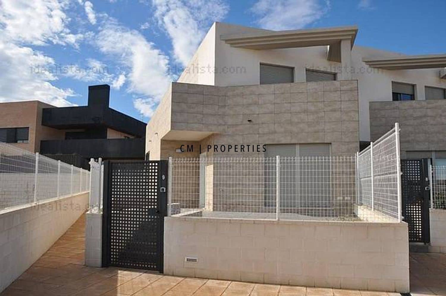 Chalet de 3 habitaciones en Bétera en alquiler con piscina garaje - 2.500 € (Ref: 9838729)