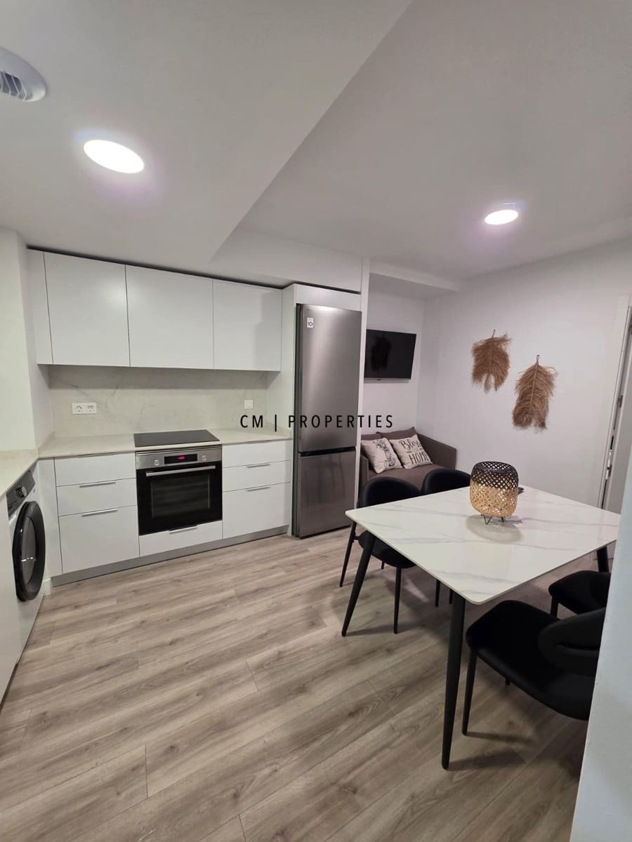 3 soverom Leilighet til leie i Valencia by - € 2 100 (Ref: 9840003)