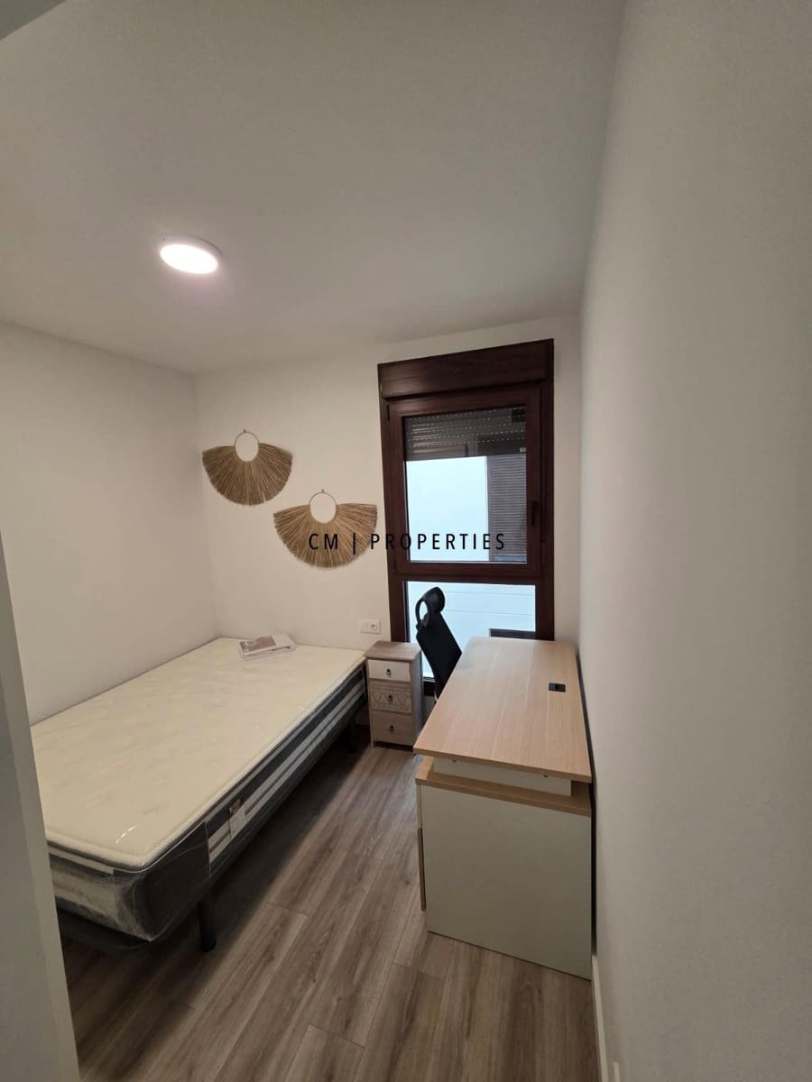 3 soverom Leilighet til leie i Valencia by - € 2 100 (Ref: 9840003)
