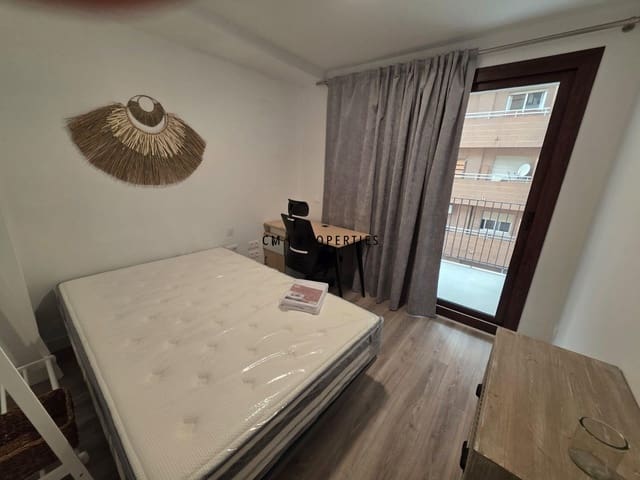 3 soverom Leilighet til leie i Poblats Maritims, Valencia by - € 2 100 (Ref: 9840003)