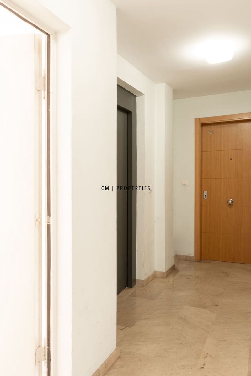 3 bedroom Flat for rent in Valencia city with garage - € 1,950 (Ref: 9841416)