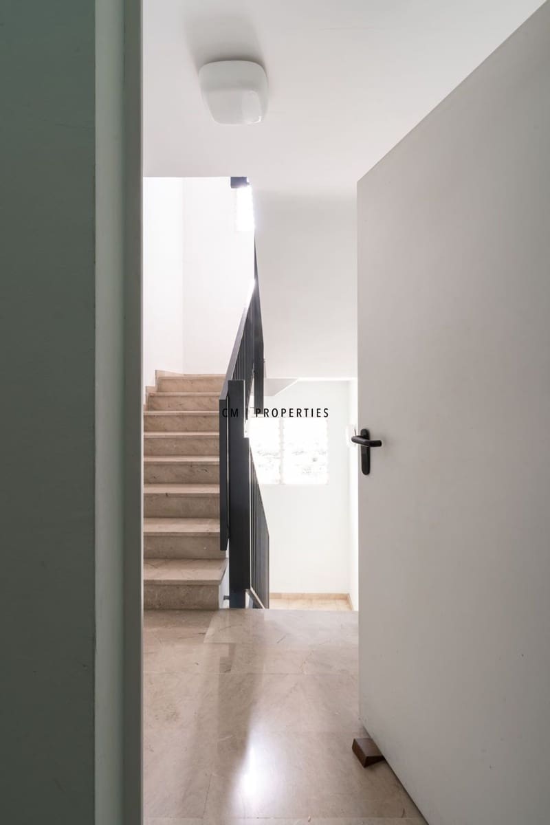 3 bedroom Flat for rent in Valencia city with garage - € 1,950 (Ref: 9841416)