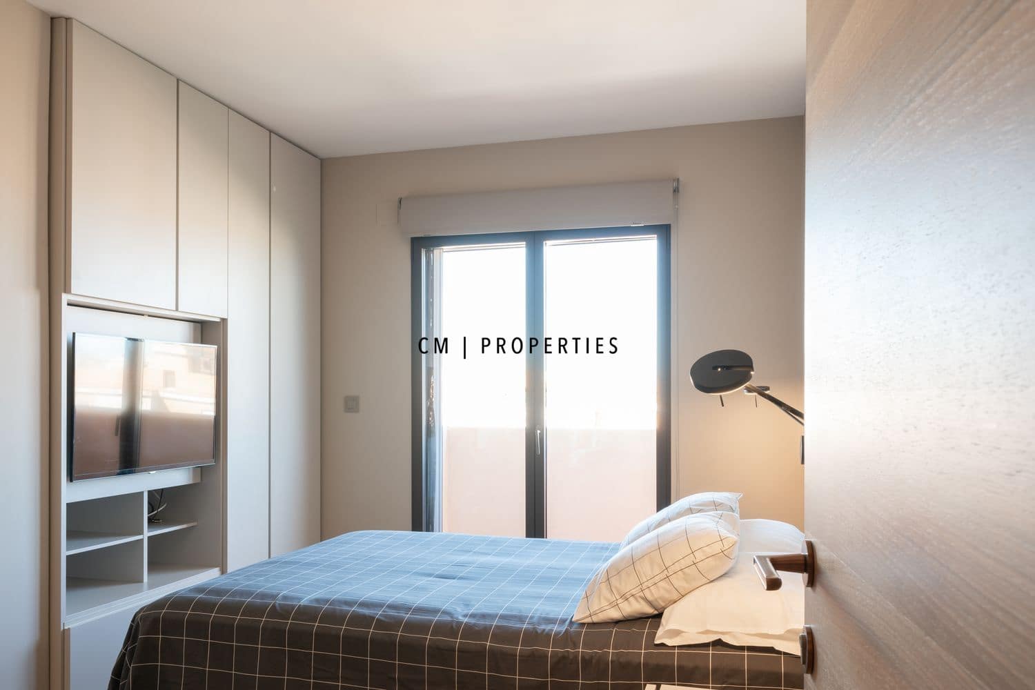 3 bedroom Flat for rent in Valencia city with garage - € 1,950 (Ref: 9841416)